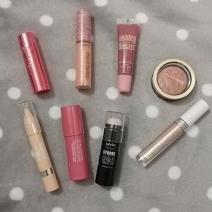 8 Piece Makeup Bundle
